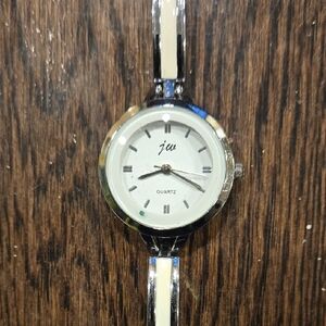 Silver Women's Quartz Watch